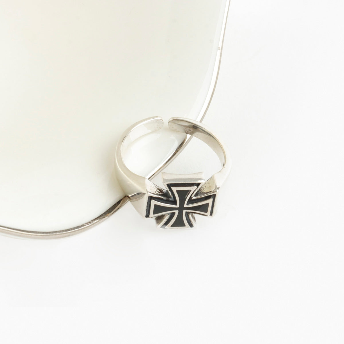 Sterling Silver Maltese Cross Ring for Men | Bold Gothic Style - find pick korea